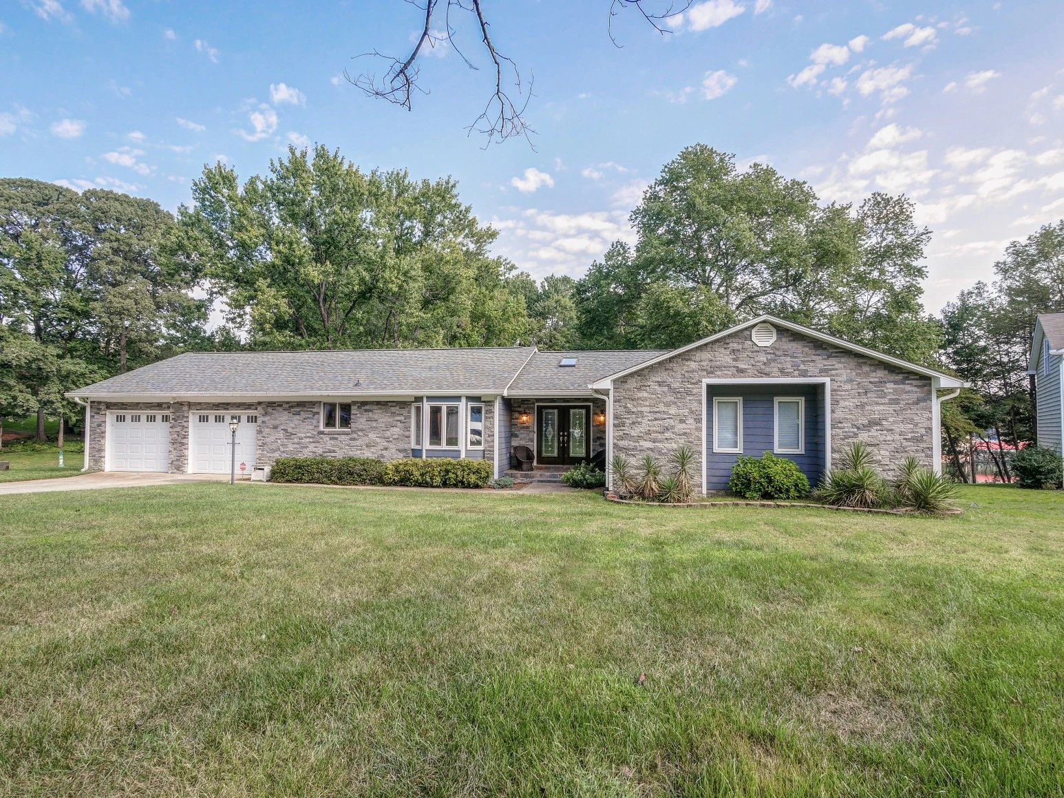 163 Peninsula Drive, Mooresville, NC 28117, Presented by Lawrie